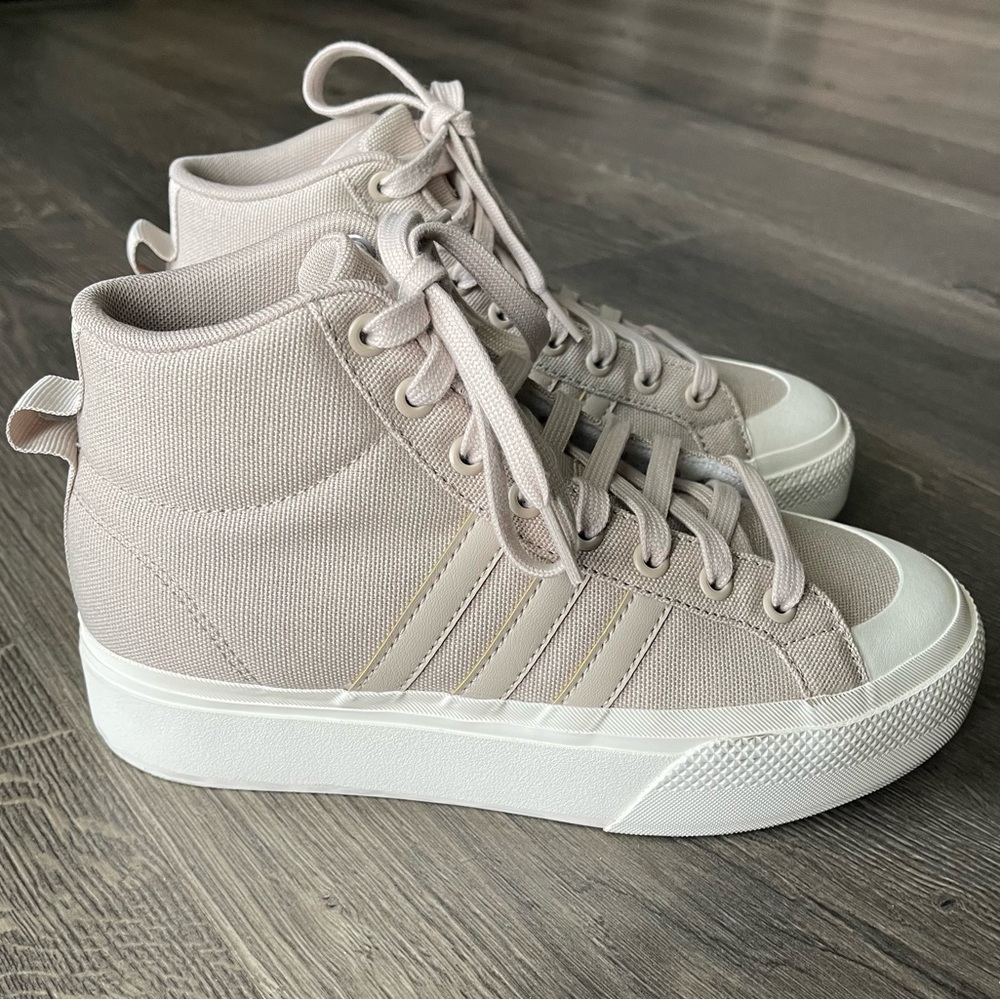 Adidas Bravada 2.0 Platform Casual Beige Shoes Sneakers Womens Size 6.5